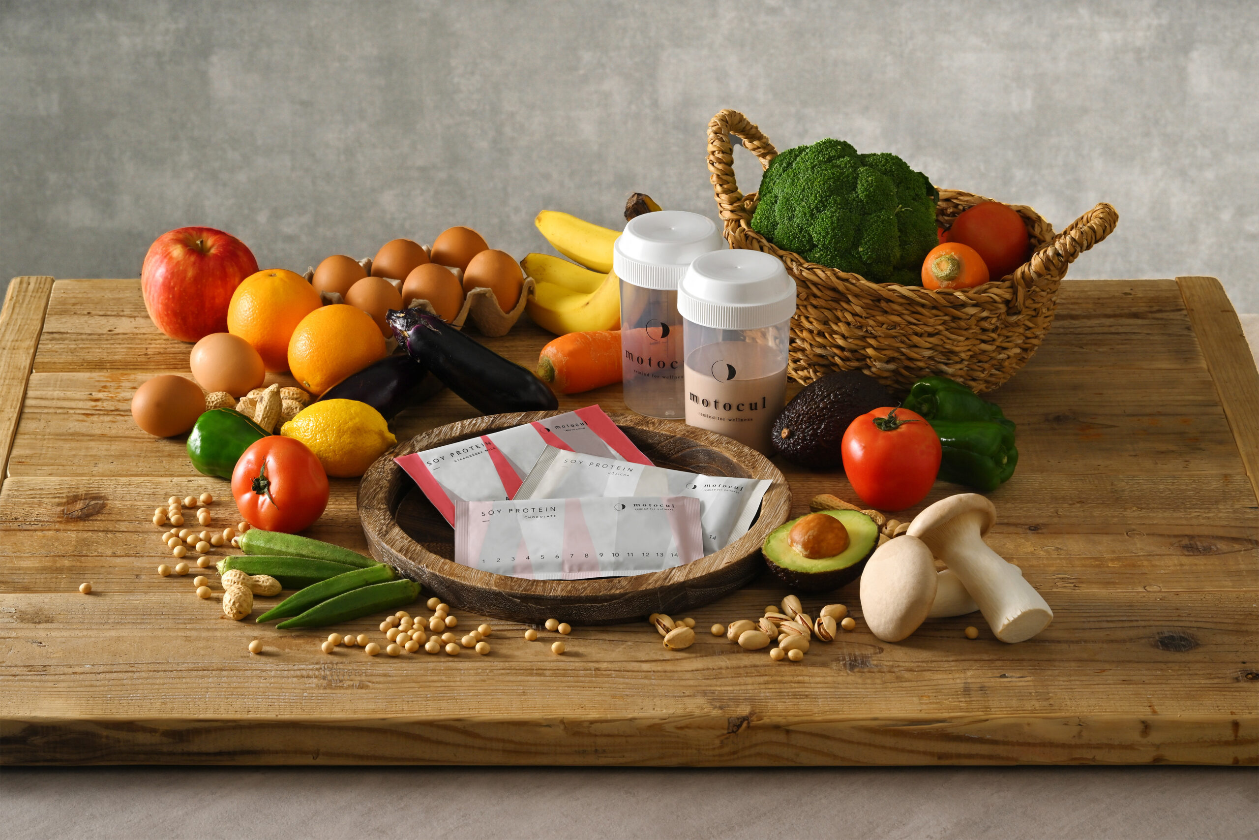 モトクルは1食で多くの野菜や果物と同等以上の栄養補給ができます。